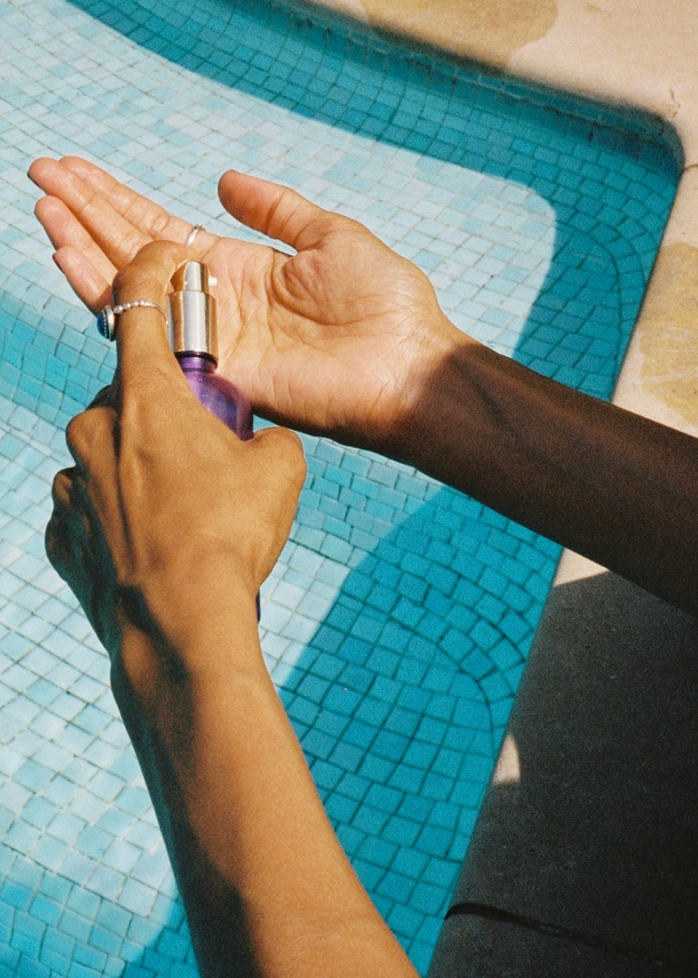 Dispensing THE SUPER SERUM into palm